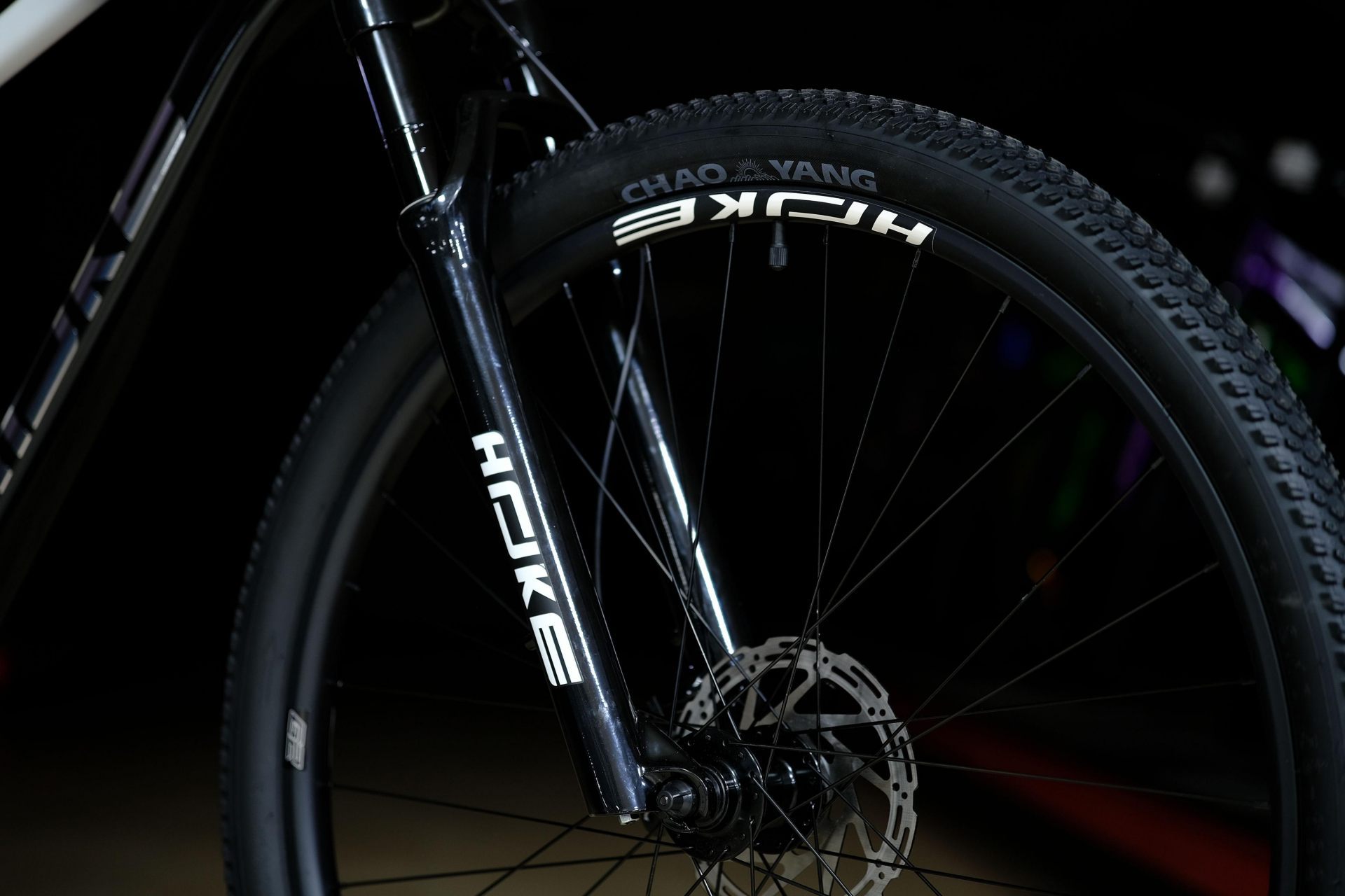 Обод 29 двойной усиленный ширина 30 mm, втулки алюминиевые на промах эксцентрики WZ-282 HOKE 7 Way 29 HD матовый чёрный 21